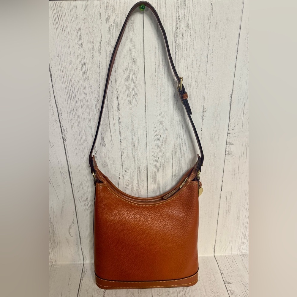 Vintage Dooney & Bourke 1980’s “British Tan”
 All Weather leather Small Hobo Bag - Picture 4 of 16